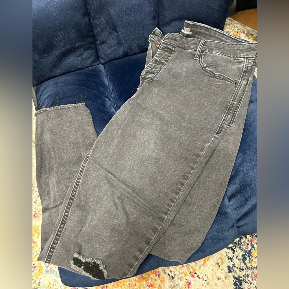 Old Navy Rockstar High Rise Skinny Black Ripped Jeans Raw Edge Hem